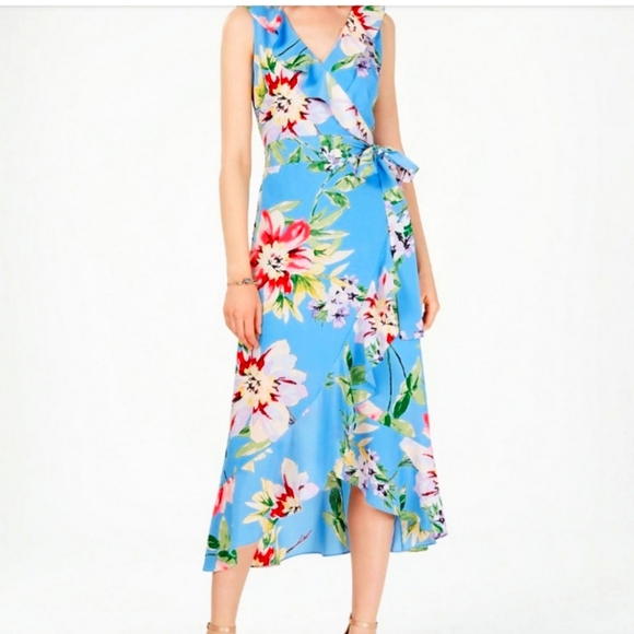 Vince Camuto Dresses & Skirts - Vince Camuto blue floral faux wrap ruffle dress. Size 8